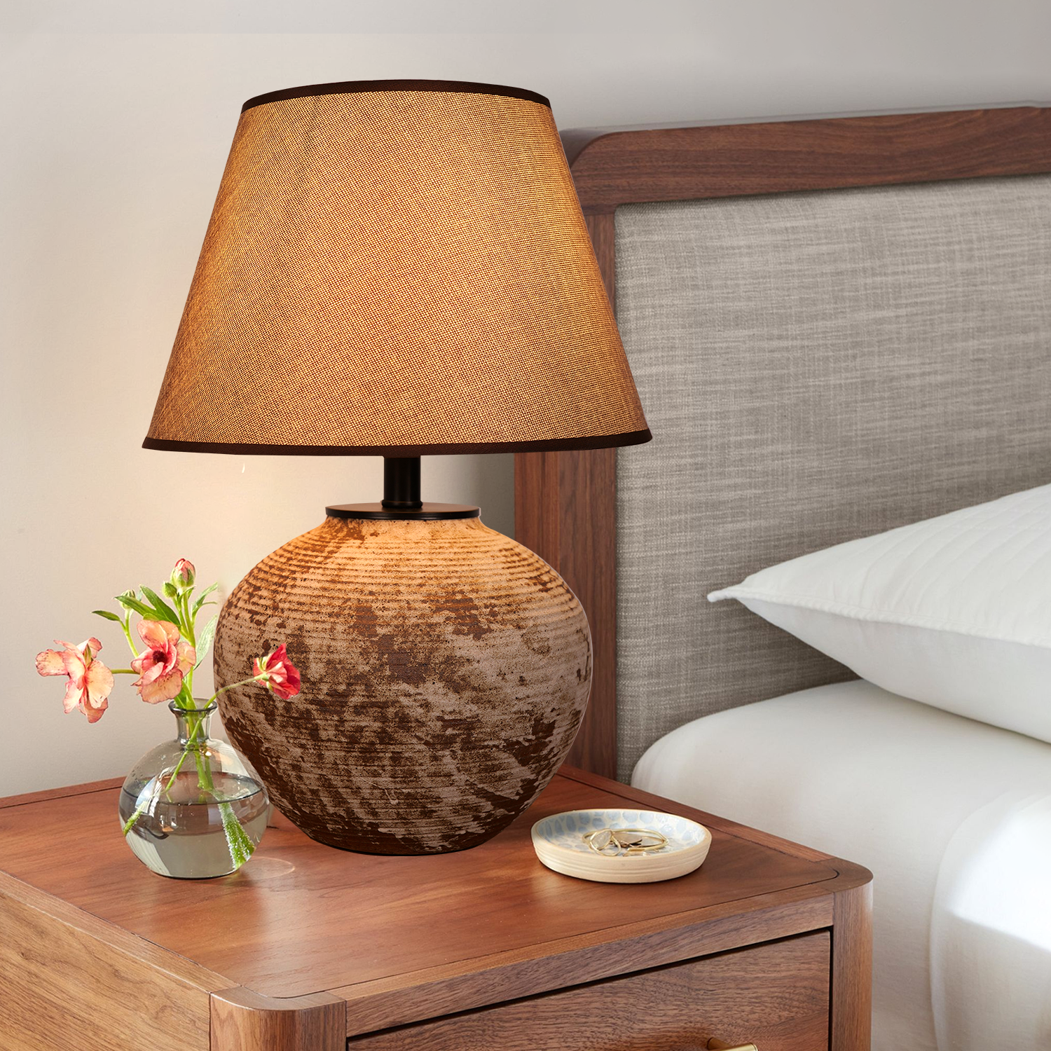 Rustic Ceramic Table Lamp with Textured Base and Linen Shade