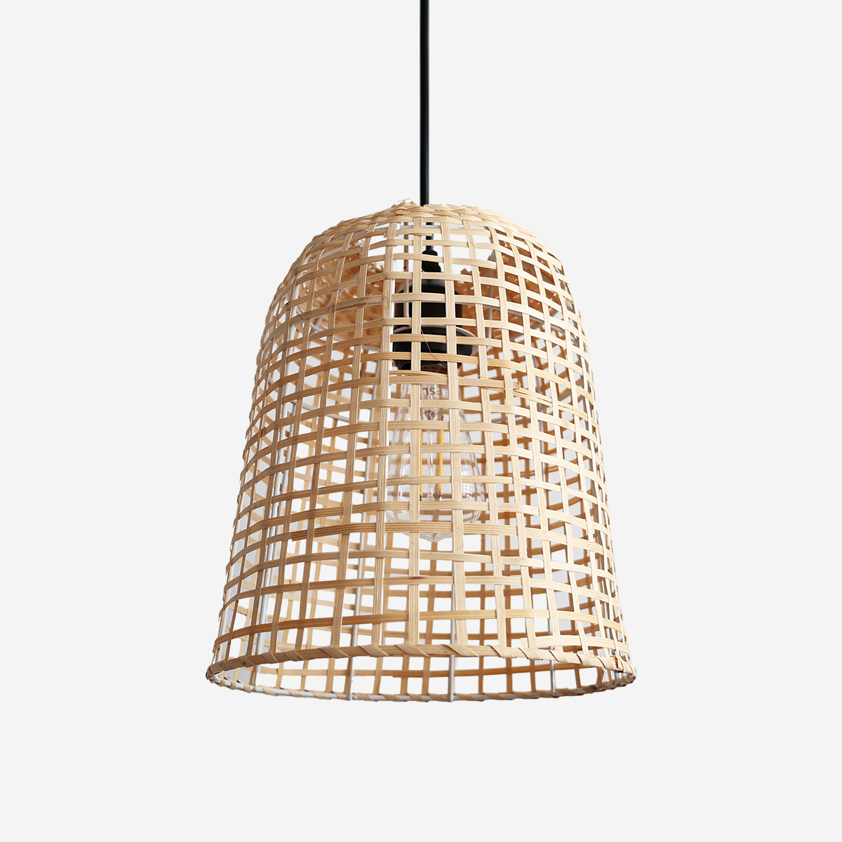 Eco-Friendly Natural Woven Bamboo Pendant Light for Cozy Ambiance