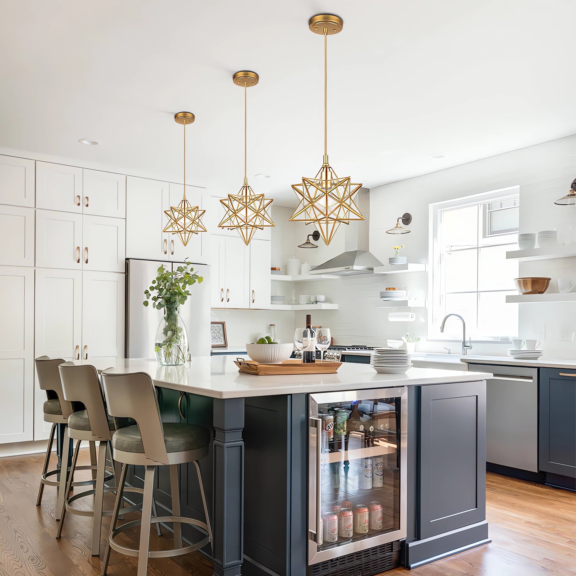 Star-Shaped Glass and Iron Art Pendant Light in Gold and Black