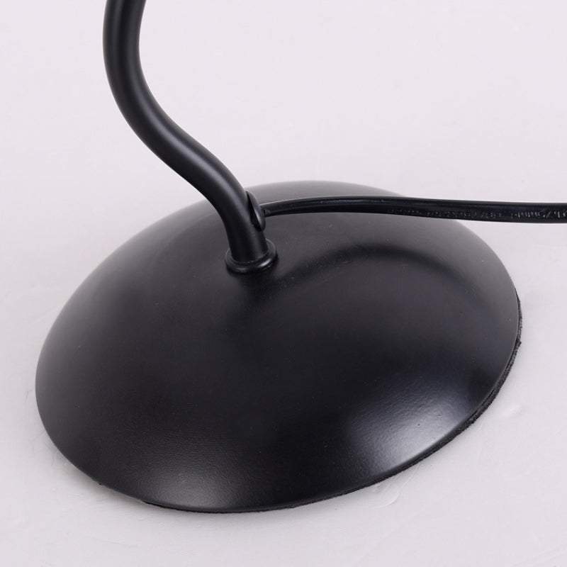 LED Modern Simple Squiggle Table Lamp