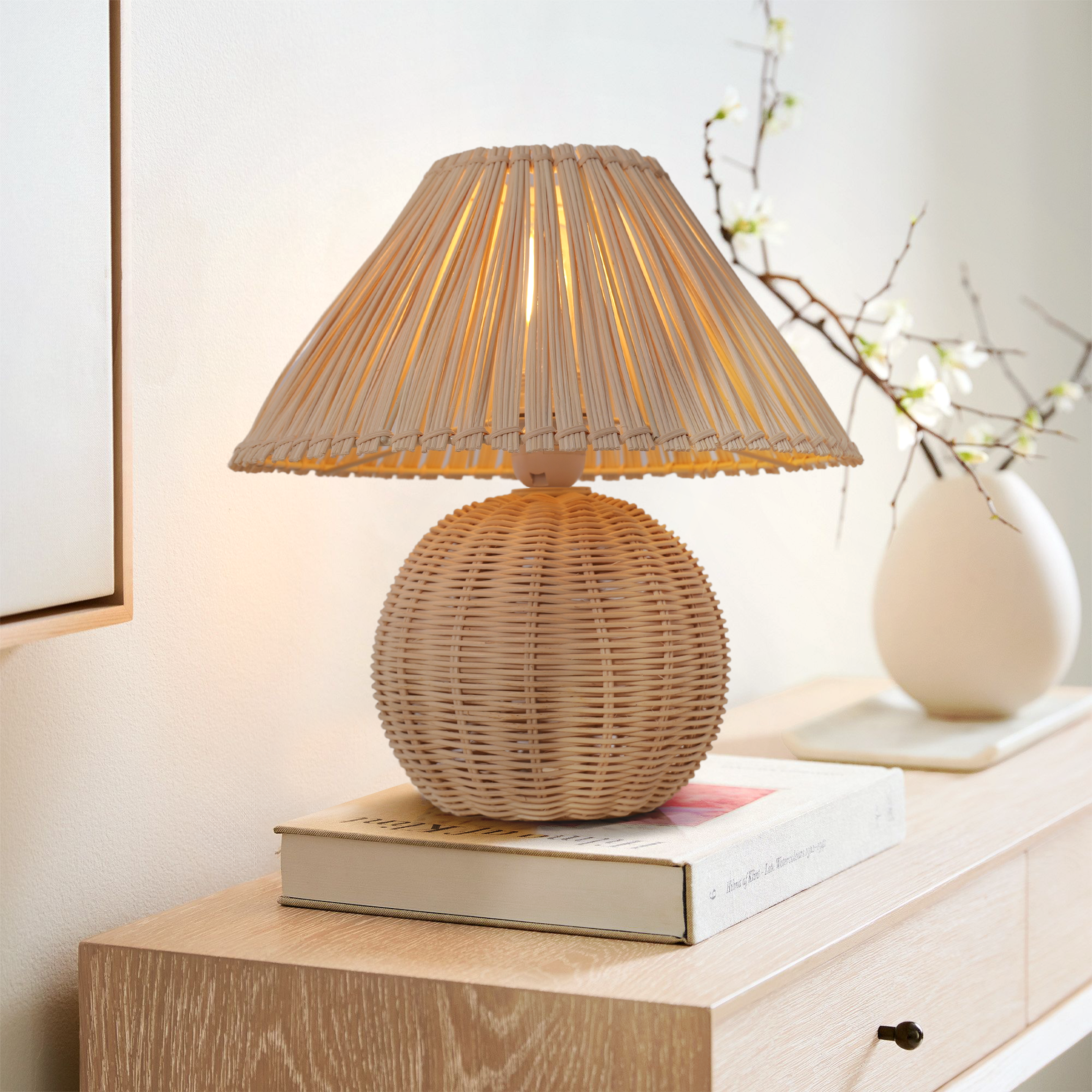 Eco-friendly Handwoven Rattan Table Lamp